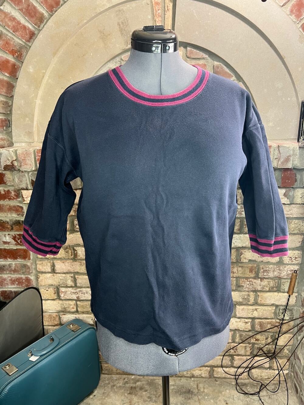 top striped collar 3/4 length sleeve charcoal maroon